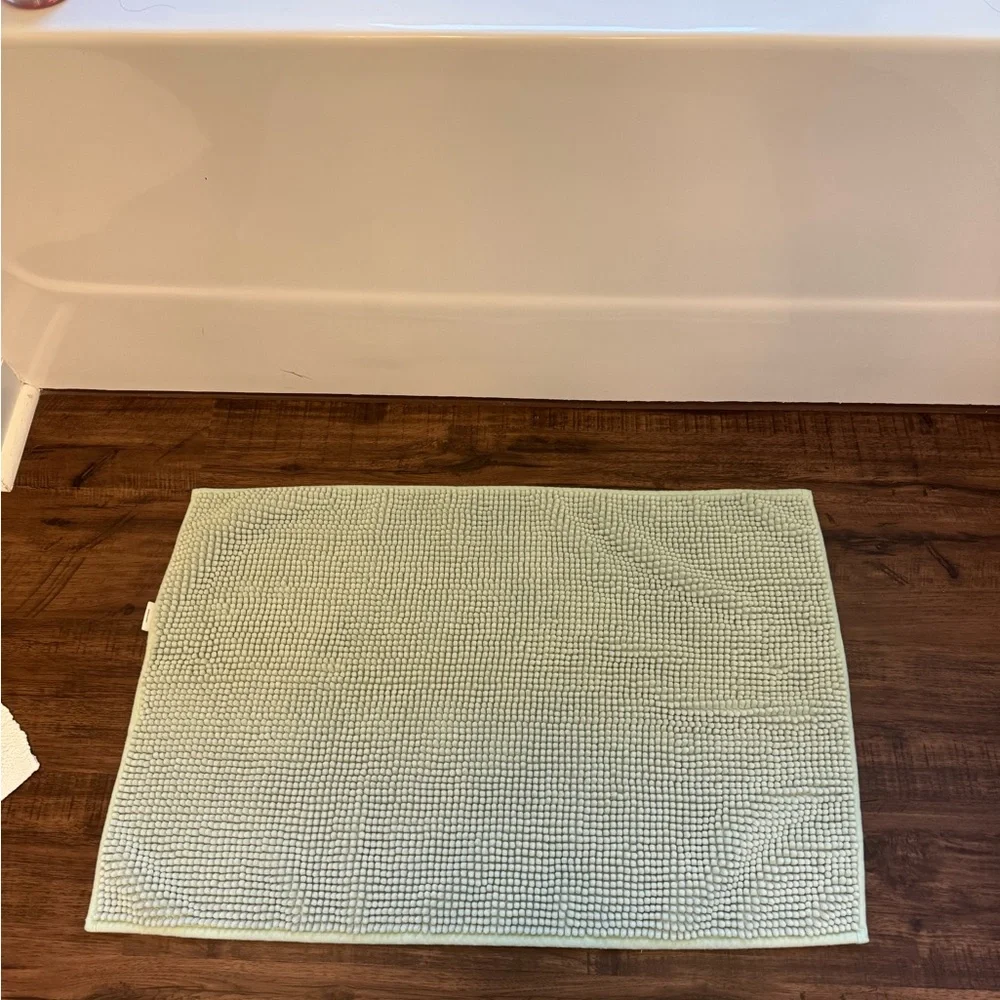 Green target rug